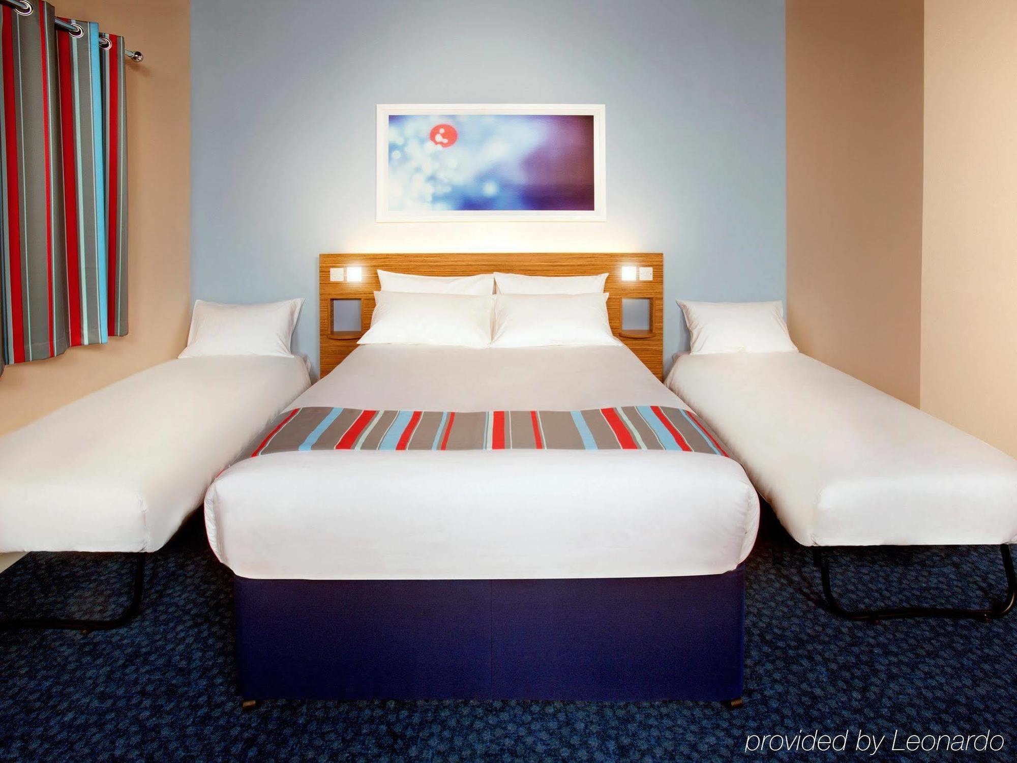 Travelodge Bath Waterside ภายนอก รูปภาพ